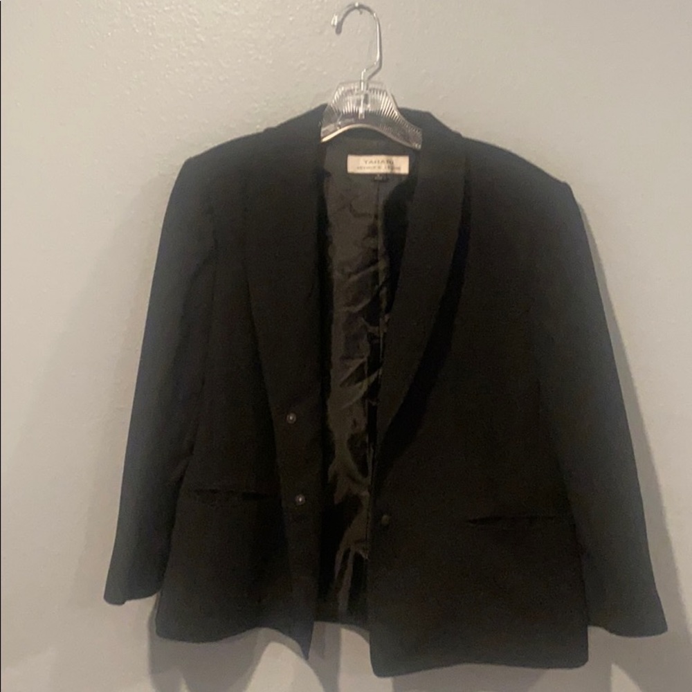 BLACK JACKET